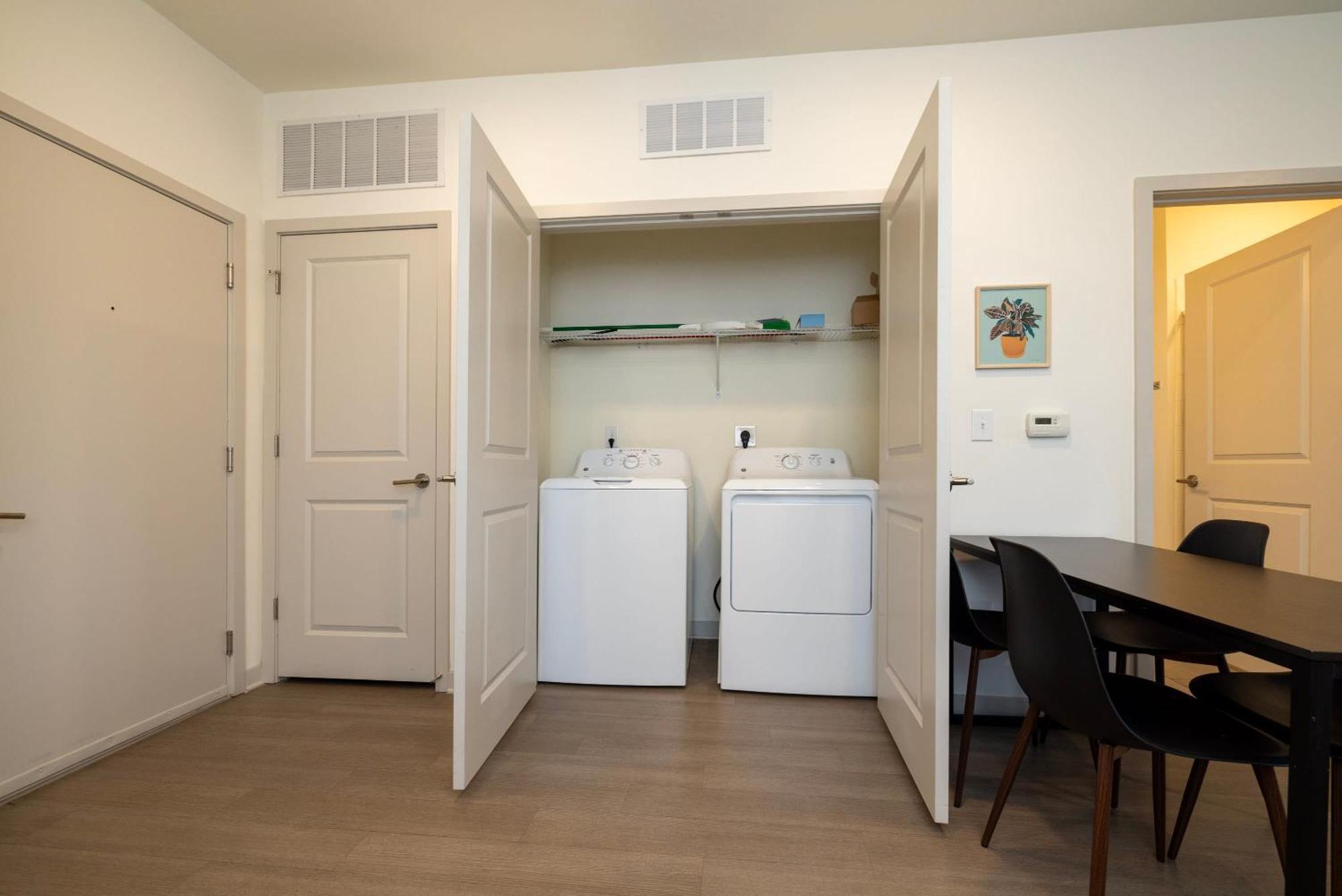 Modern Nulu 2Br Cozysuites 01 Louisville Esterno foto